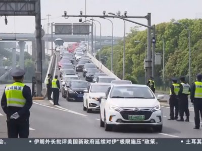 整治行动正在进行!执法部门2小时,查处9辆非法网约车!