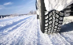 冬天开车慎危险路段，学个小窍门关键时刻能救命！