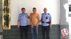 驾校教练凌晨街头玩漂移 只因与家人起纠纷泄愤