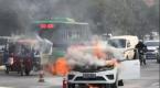 新能源车“叒”自燃了!首批车主陷入电池“退役潮”困境:卖不掉,修不起