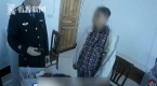 男子驾考笔试出歪招 大热天头戴假发藏天线作弊
